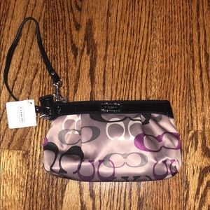 New never used coach wristlet
